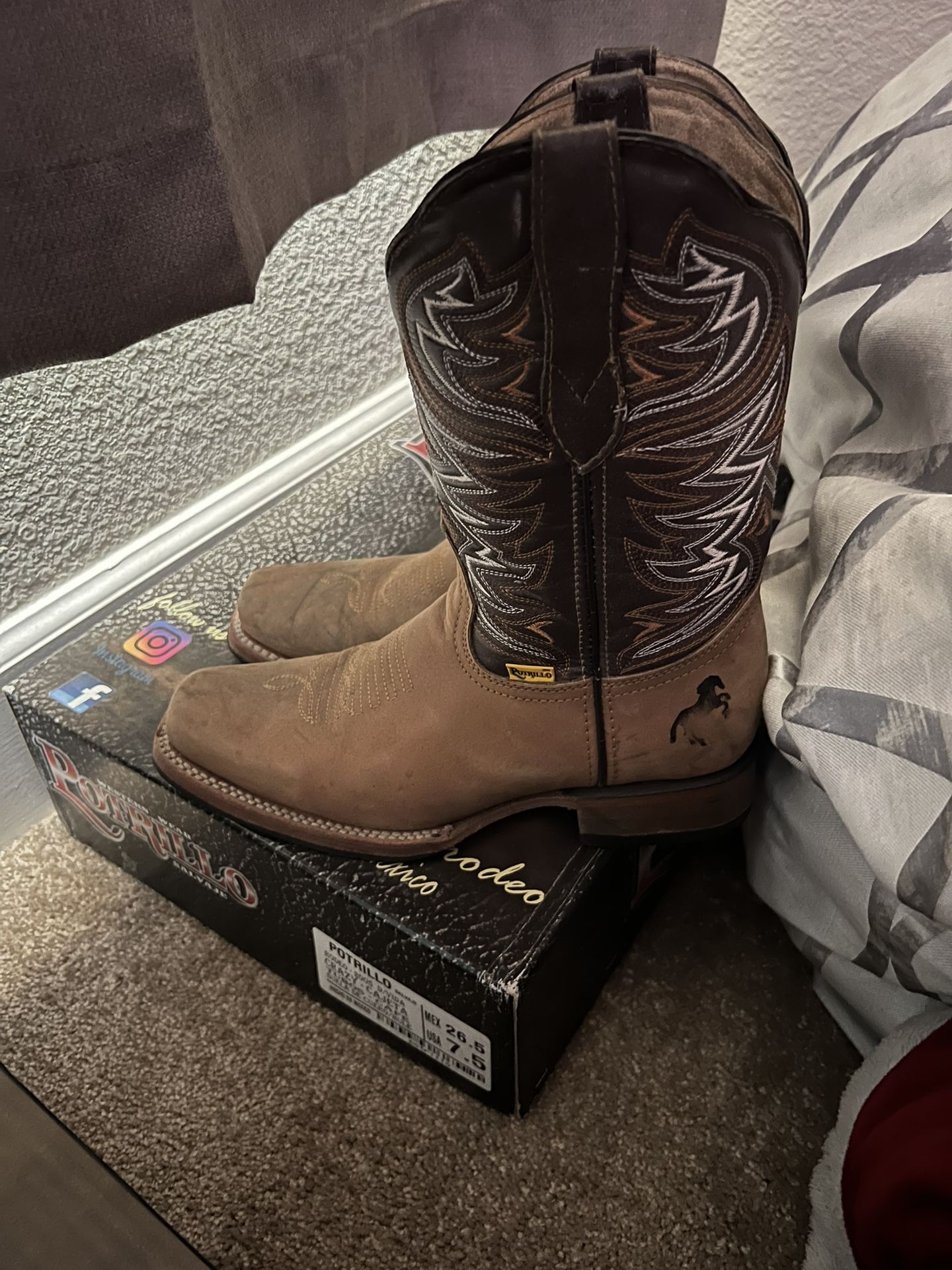 Mens Cowboy Boots Size 7.5