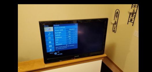 Panasonic VIERA 32" 720p LCD TV
