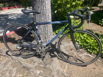 Specialized Dolce Elite Men’s Road Bike 54cm New Seat, Pedals & Inner Tubes. Rides perfect!  For a person 5’5”, 5’6”, 5’7”, 5’8”, 5’9 & 5’10”. Has a f