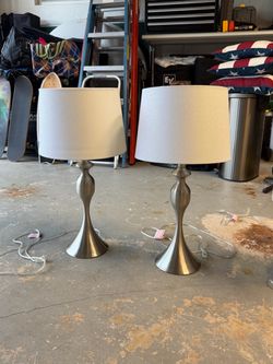 Three lamps (2 Match)