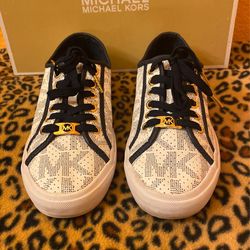 AUTHENTIC MICHAEL Kors Signature Sneakers Sz. 7