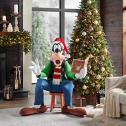 Goofy 4ft Animated Holiday Statue 