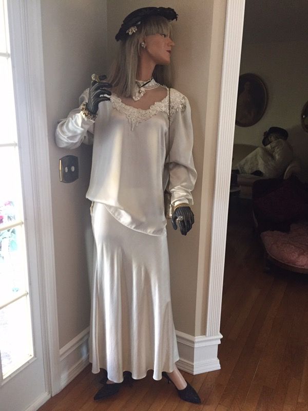 Mannequin dressed Victorian