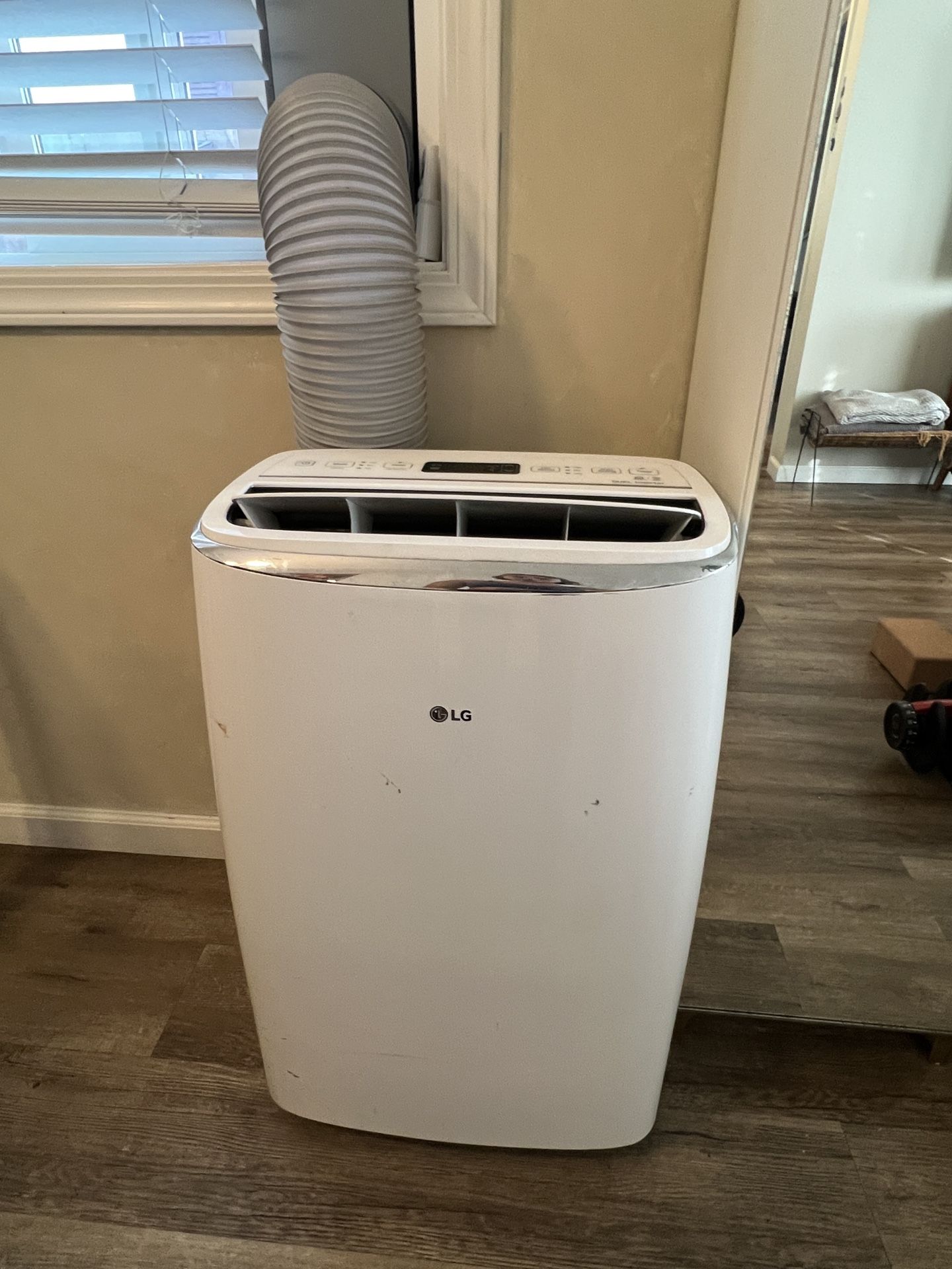 LG window AC
