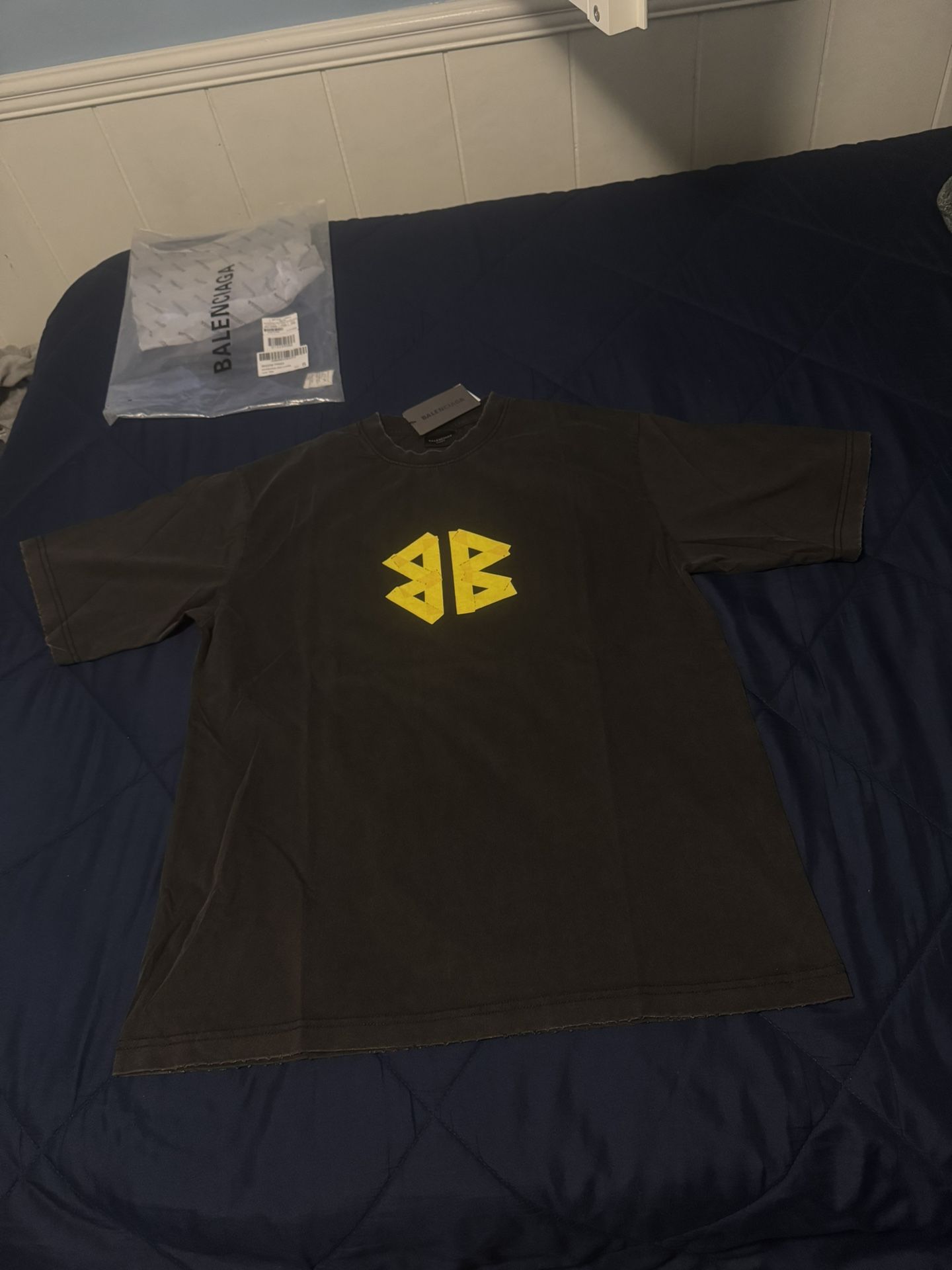 Balenciaga Shirt  Color Black And Yellow Brand New  Read Description 