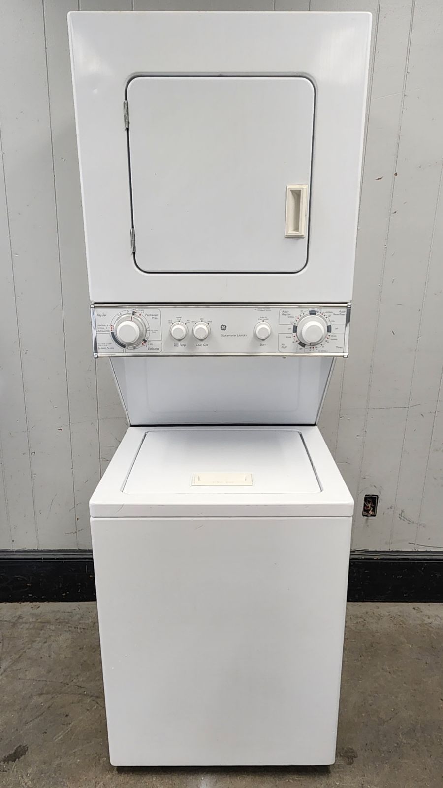 GE 24” Stacker Washer and Dryer (Electric 240V)