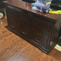 CAL KING BEDROOM SET 