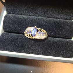 Size 7 10k Gold .. Blue Sapphire And Diamond