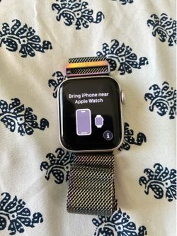 Apple Watch SE2 with Charging Cord, Starlight 40 MM