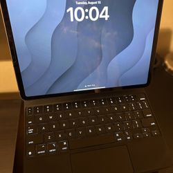 iPad Pro 11” 2nd Gen (2020) LTE 128GB w/ Magic Keyboard