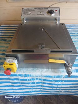 Funnel cake fryer (commercial)