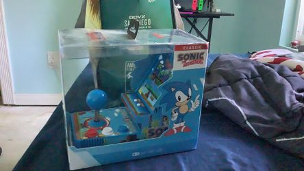 Mic the hedgehog arcade game comes with 2 games