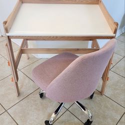 IKEA FLISAT Children's Adjustable Desk/ Table 92x67 cm