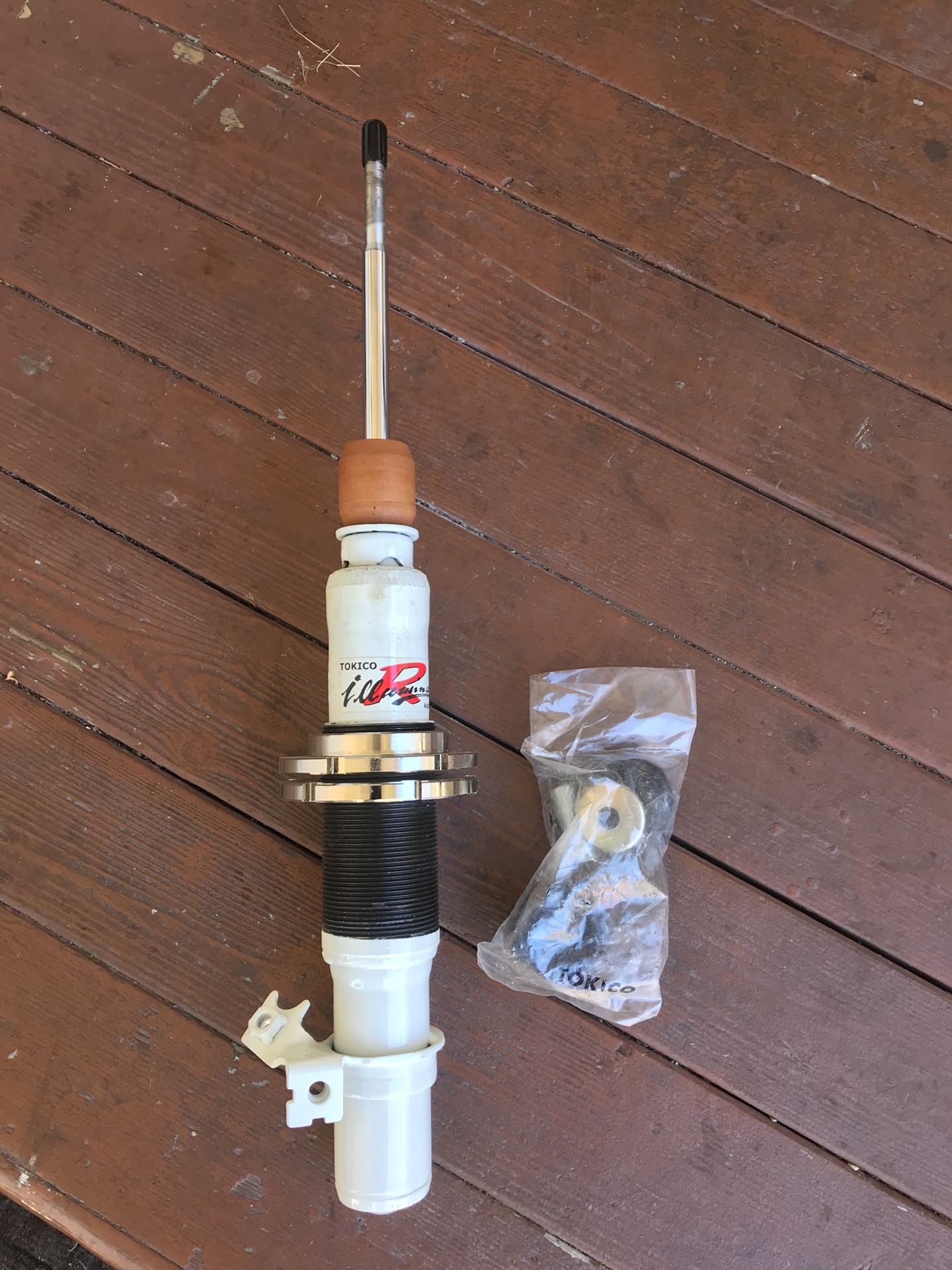 Brand new tokico shock front left