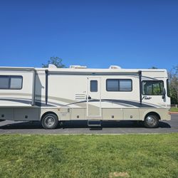 2003 Fleetwood Flair Excellent Condition Low miles