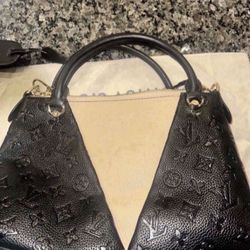 LV V Tote 