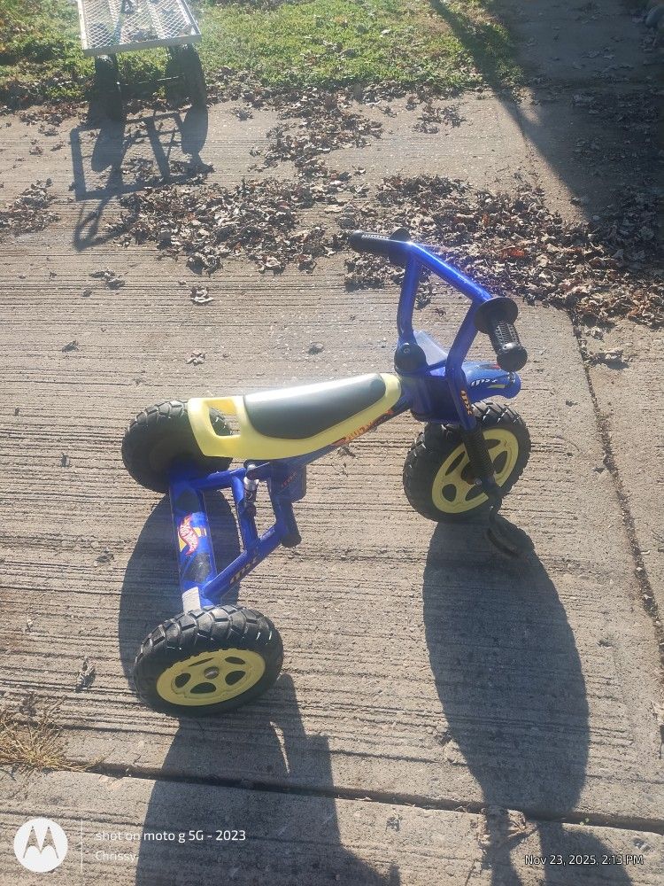 Hit Wheels Tricycle
