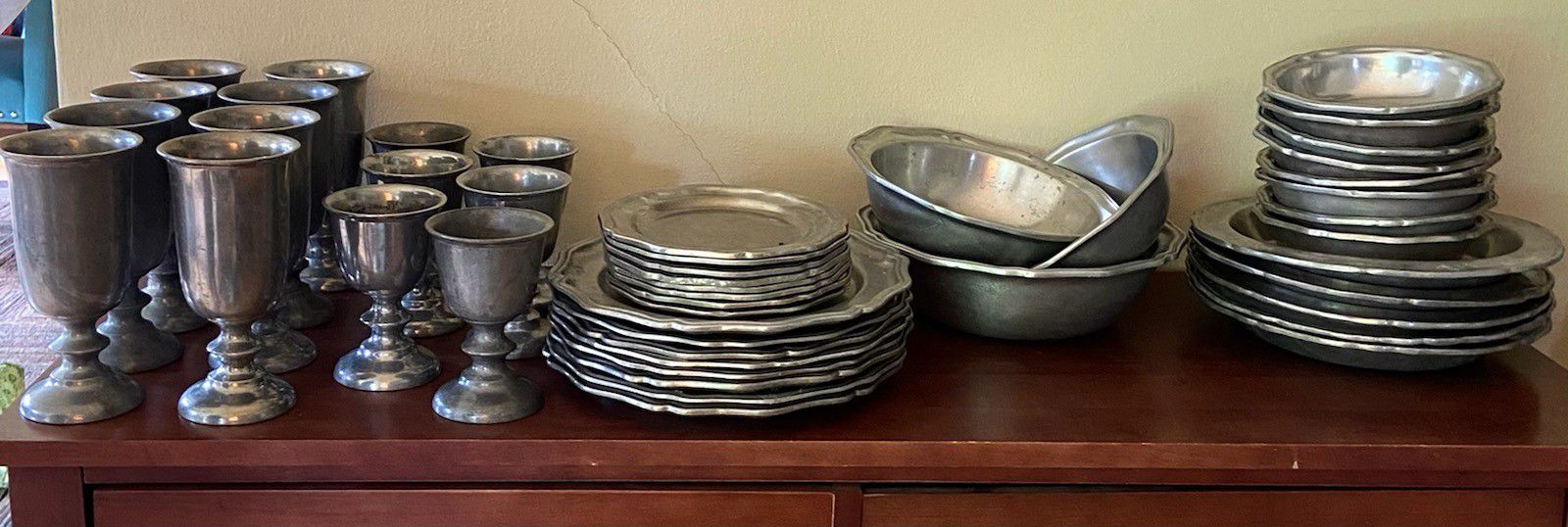 Wilton Queen Anne Armetale
and Duratale by Leonard Pewter Dishes
