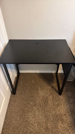 Black Desk