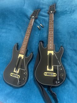 Guitar Hero Live 2 guitars