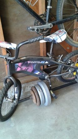 The amazing spider man bike size 16