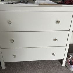 Dresser 3 Drawers 