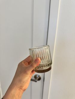 Ribbed tealight candle holder