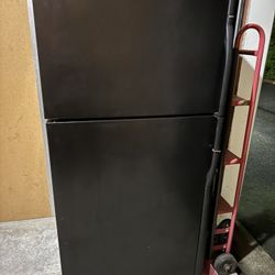 Black Fridgedaire Garage Fridge Beverage Fridge Or Kegerator Conversion 