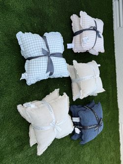 Pillows Lot 