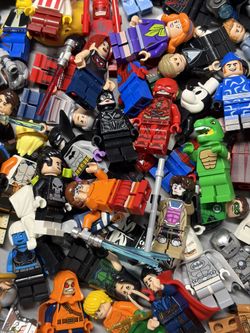 WILL BUY YOUR LEGO MINIFIGURE COLLECTION