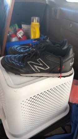 NB turf soccer shoes