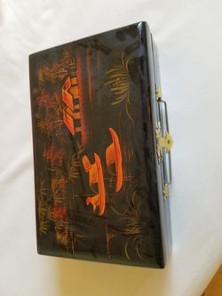 Lacquer jewelry box