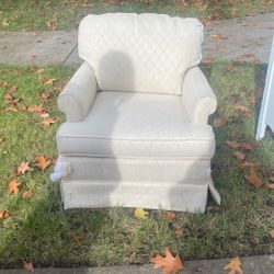 FREE CHAIR with Cat Damage 