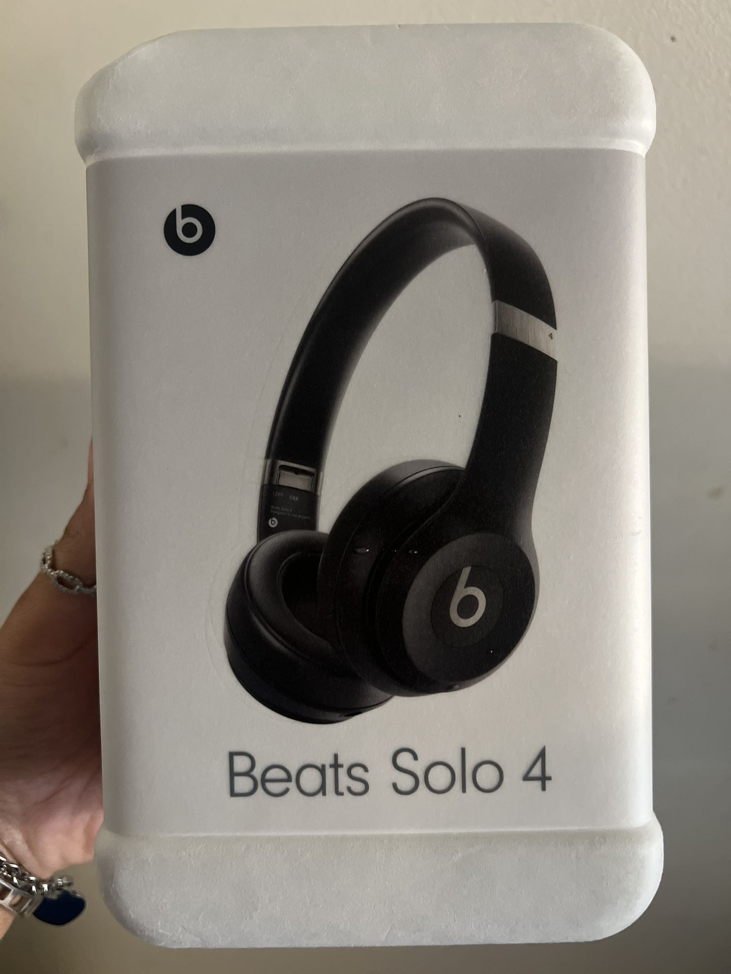 Beats Solo 4