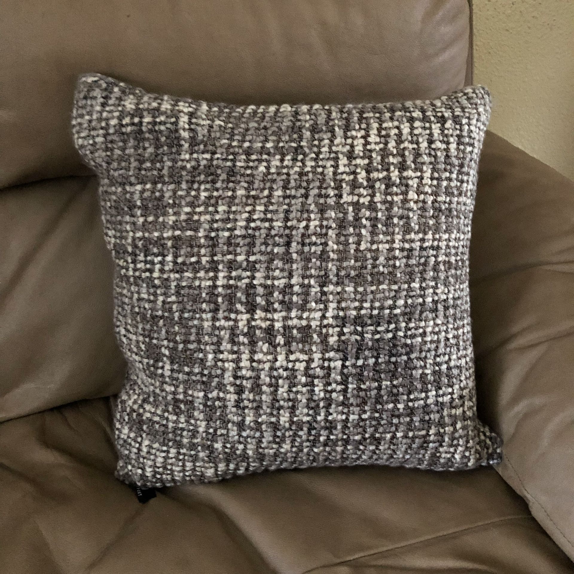 NEWPORT Textured Decorative Pillow