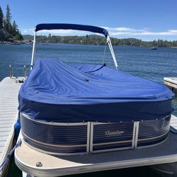 Pontoon Boat 