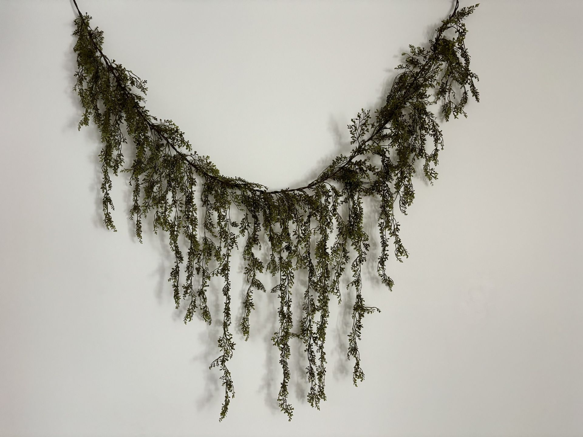 Green Draping Jasmine Leaf Garland