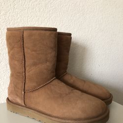 Women’s UGG Boots (Size 9)
