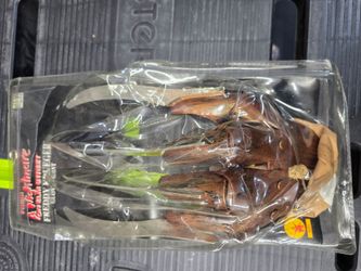 A Nightmare on Elm Street Freddy Krueger Glove