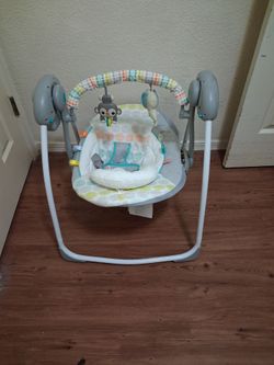 Batteries operated swing  in great working  condition