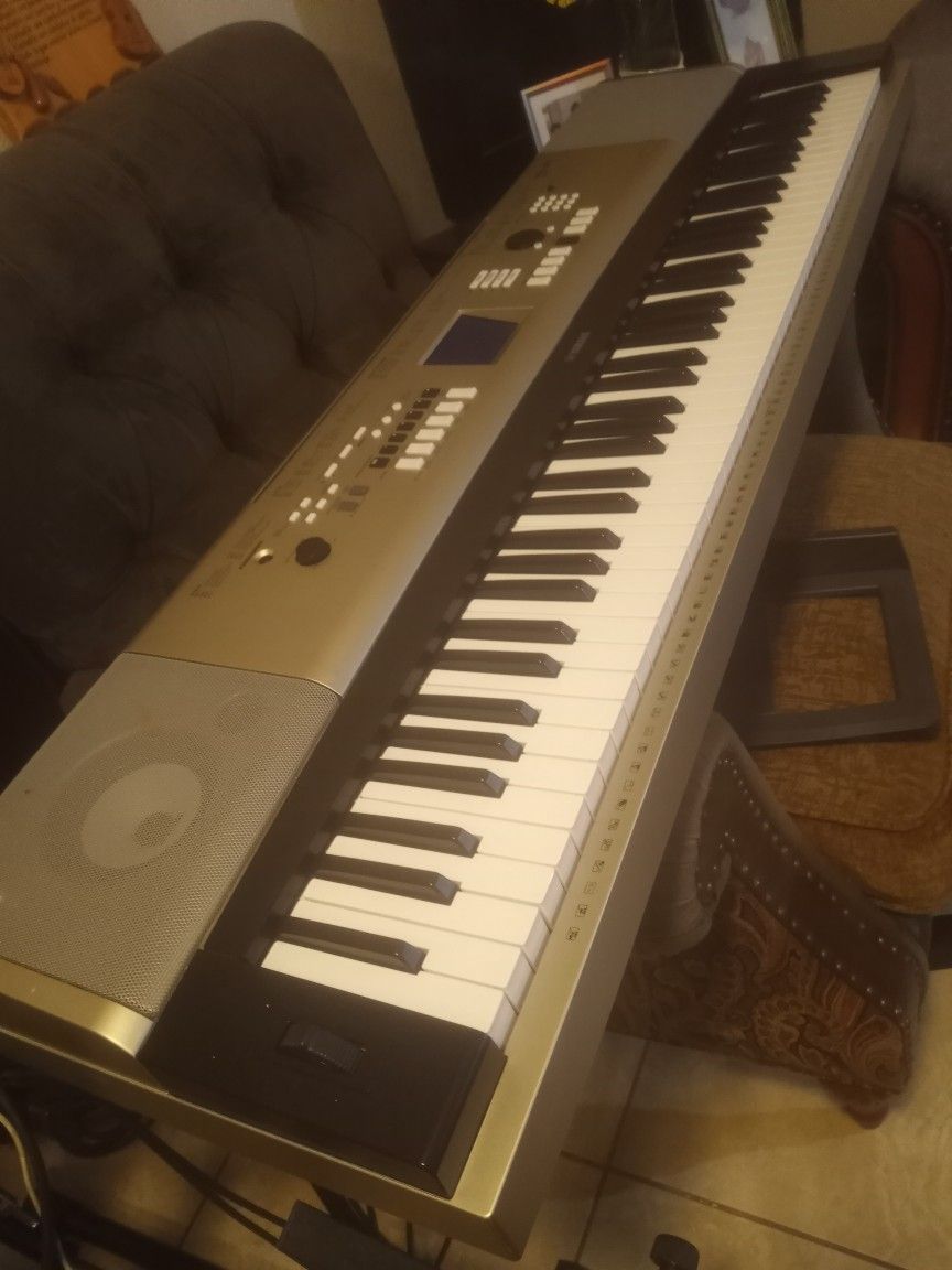 Yamaha Keyboard Piano, Real Nice.