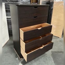 Dresser/ Five drawers dresser