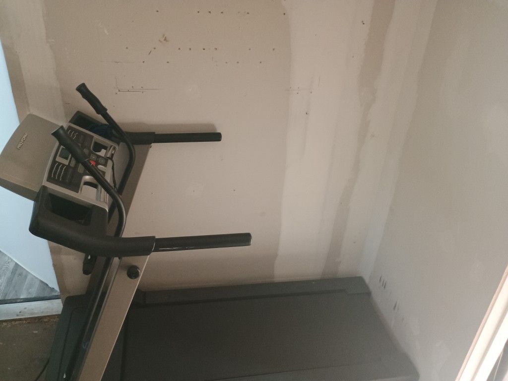 electric treadmill