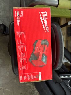 Milwaukee compressor
