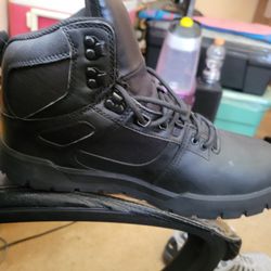 Dc MT75 Composit Toe Crew Shoes Size 9.5