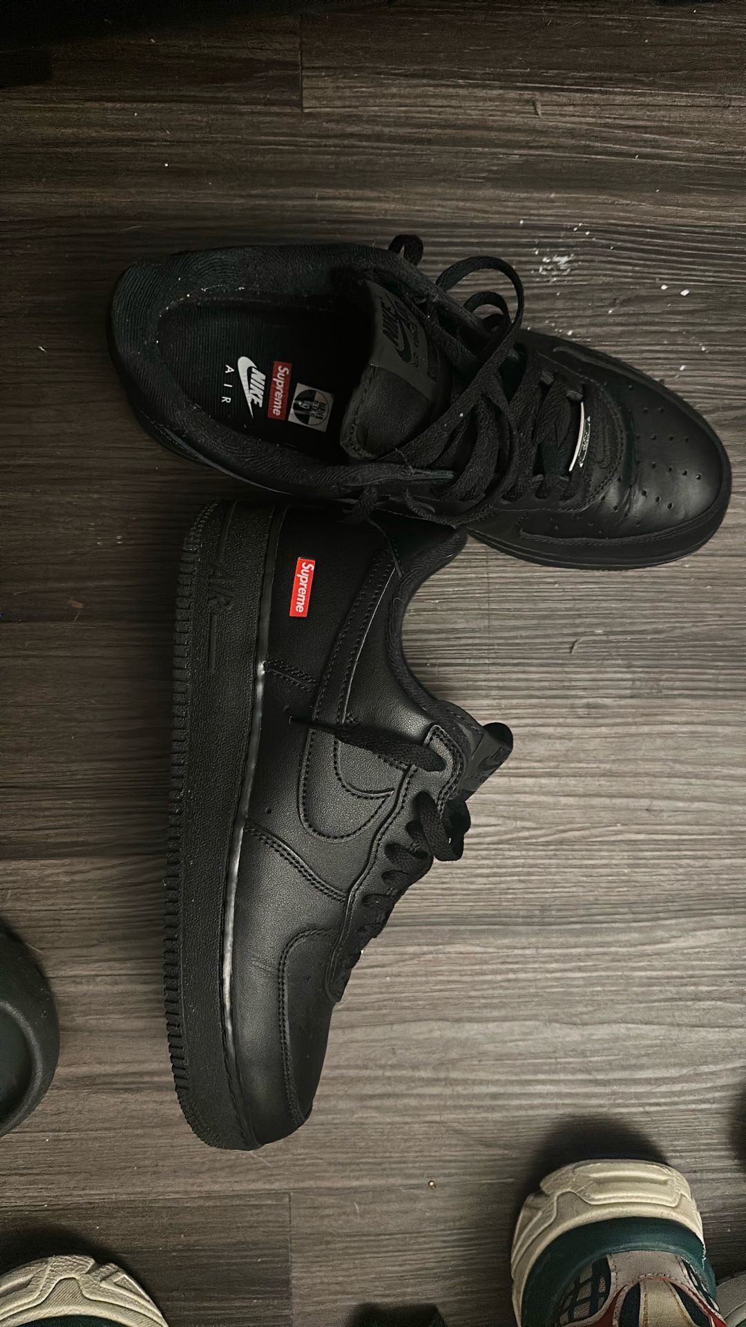 Nike Supreme AirForce 1 Size 9