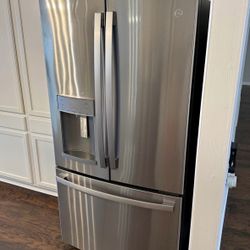 GE Refrigerator 