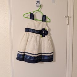 Brand New Beautiful Little Girls Dress. ( Only Worn 1 Time ).