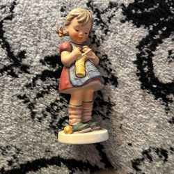 Vintage Goebel Hummel 3 1/4”   A Stitch In Time