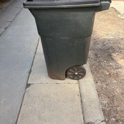 Toter Trash Can  64  Gallon